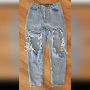 VGUC Simple Society Junior Size 5 (27 is Women's Size 4) Distressed Crop Jeans
